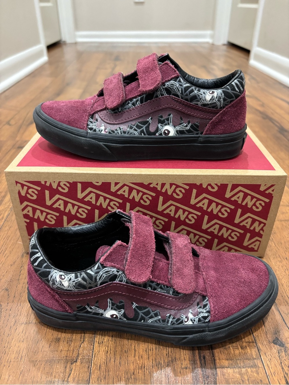 Vans Old School V Glow in the Shadows Shoes Halloween Spider Web Eyeball Suede